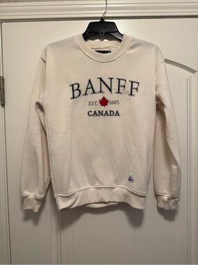Banff Canada Embroidered Crewneck Sweatshirt Small White Souvenir